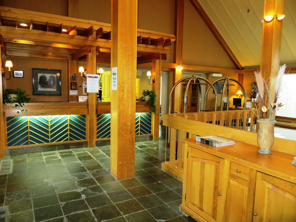 Riverside Resort And Conference Centre French Village Экстерьер фото